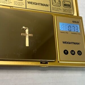 SOLD !! 14k Solid Gold Cross Necklace Pendant 0.7g